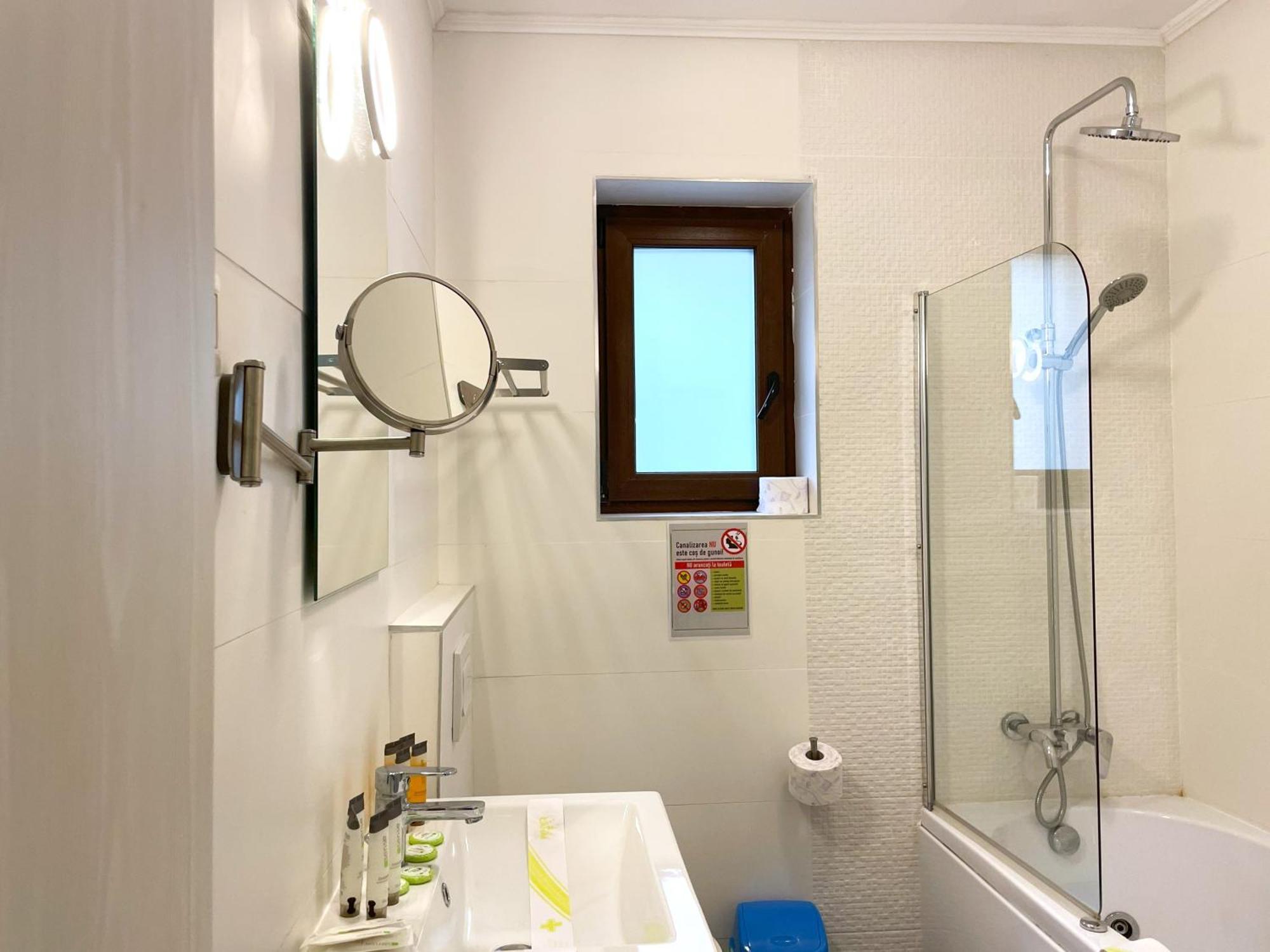 Cozy Riverfront Apartments With Garden And Mountain View Buşteni Eksteriør bilde