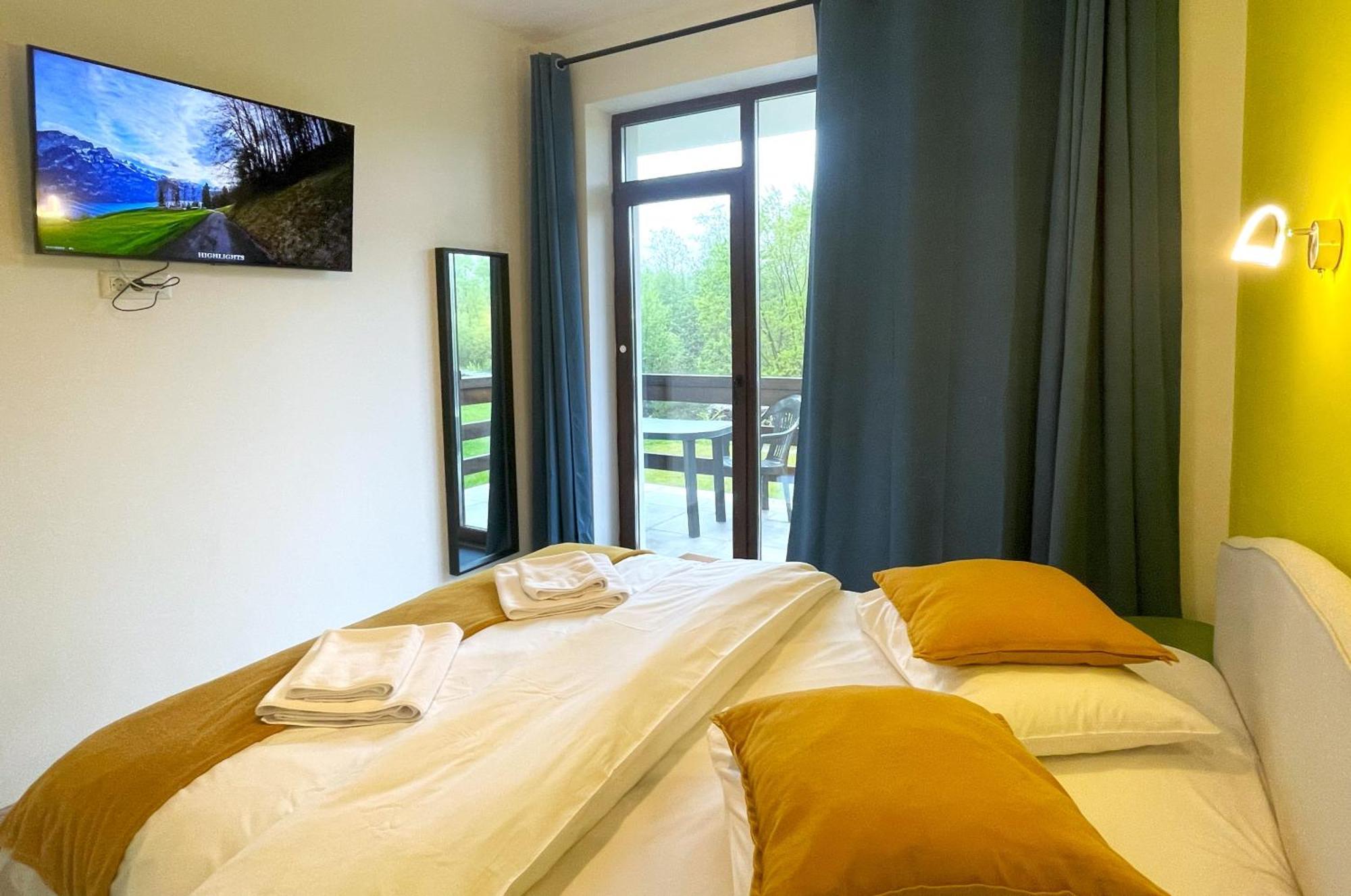 Cozy Riverfront Apartments With Garden And Mountain View Buşteni Eksteriør bilde