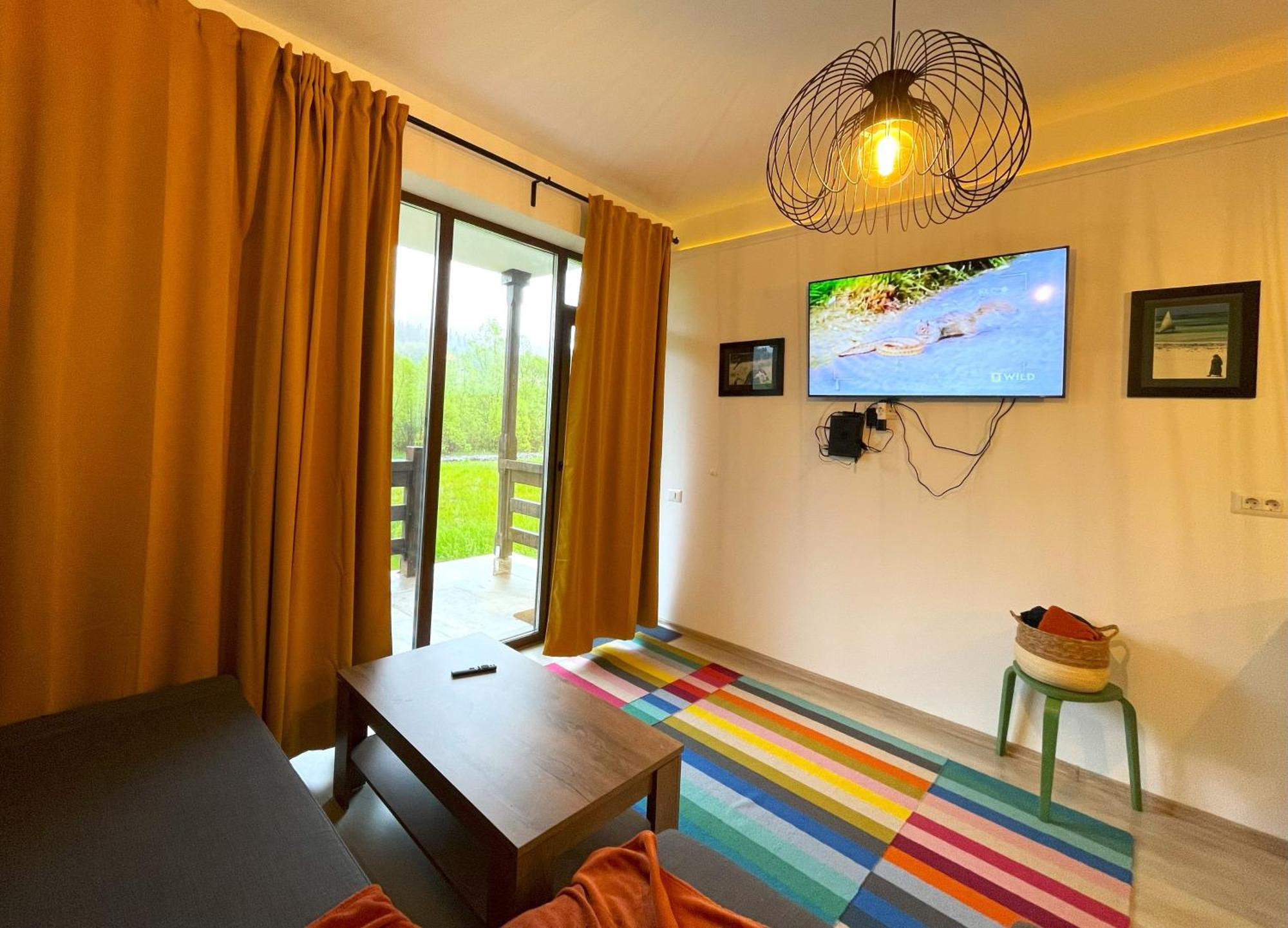Cozy Riverfront Apartments With Garden And Mountain View Buşteni Eksteriør bilde