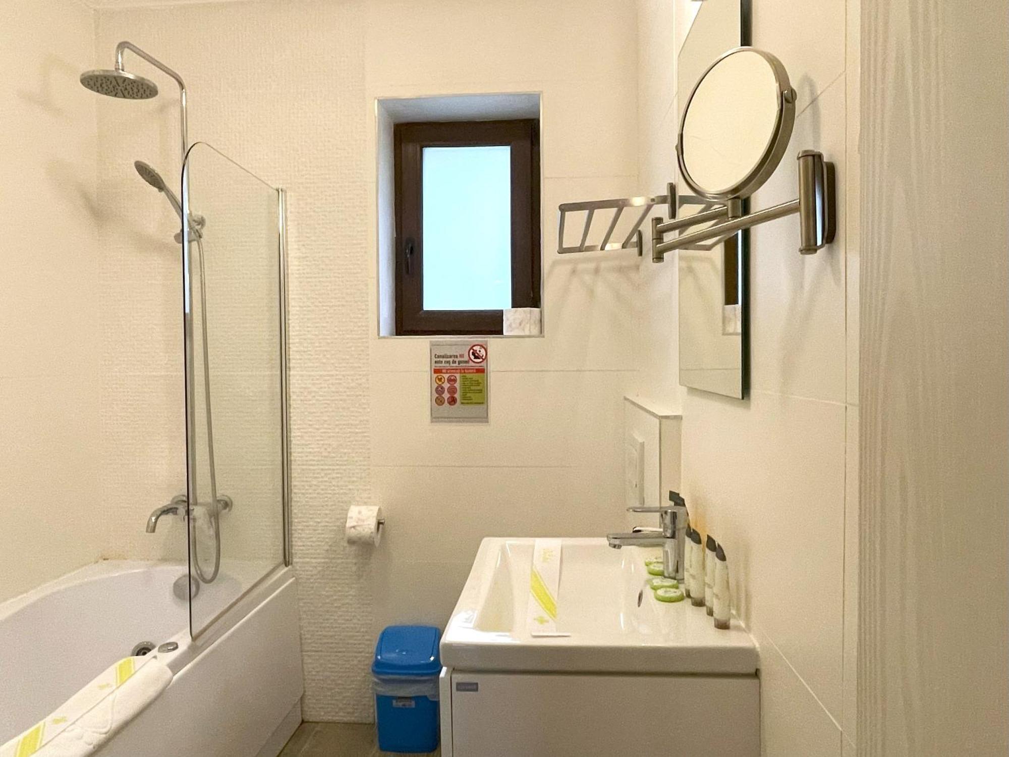 Cozy Riverfront Apartments With Garden And Mountain View Buşteni Eksteriør bilde