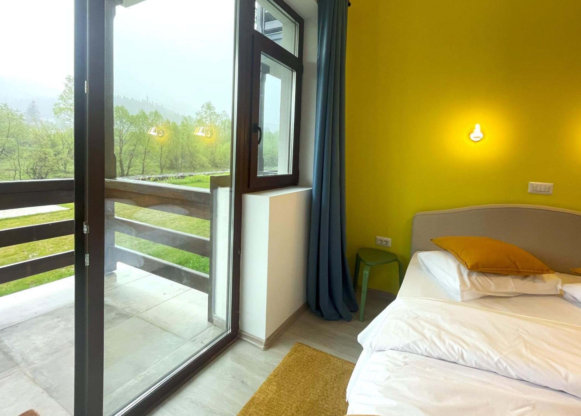 Cozy Riverfront Apartments With Garden And Mountain View Buşteni Eksteriør bilde