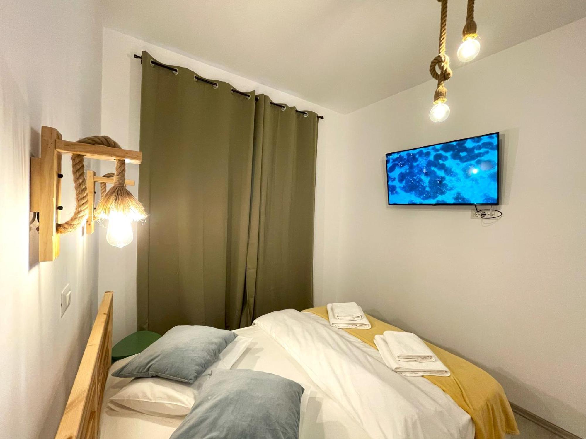 Cozy Riverfront Apartments With Garden And Mountain View Buşteni Eksteriør bilde